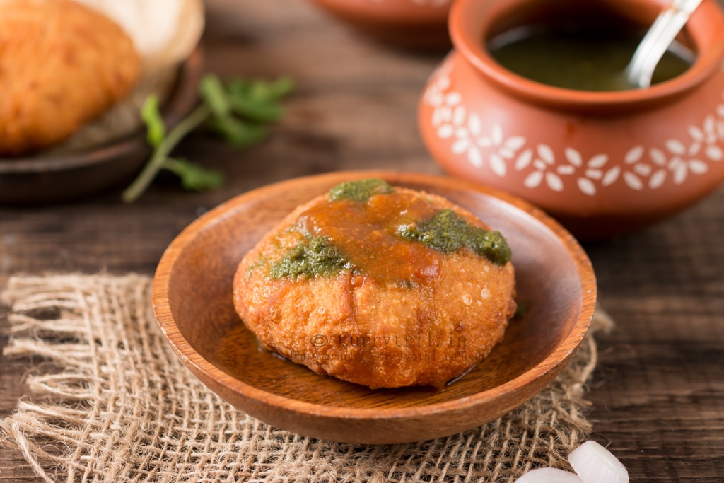 Pyaaz Kachori