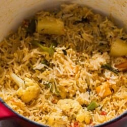 vegetable tehri recipe cooked in one pot
