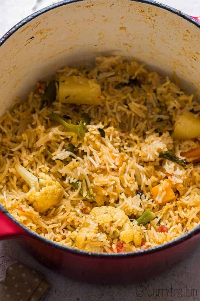 vegetable tehri recipe cooked in one pot