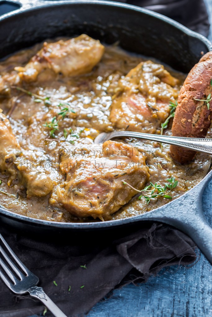 French onion chicken in cast iron pan
