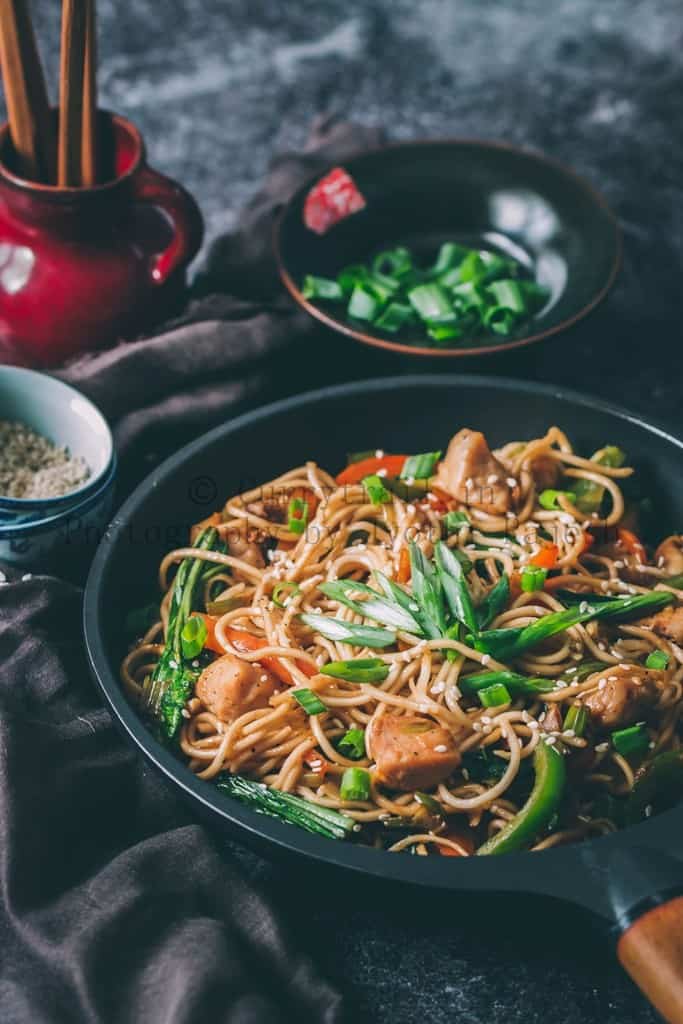 Cantonese Style Chicken Chowmein