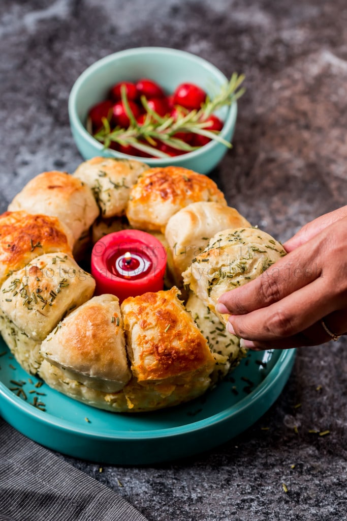 cheesy garlic and herb pull apart bread pulled out