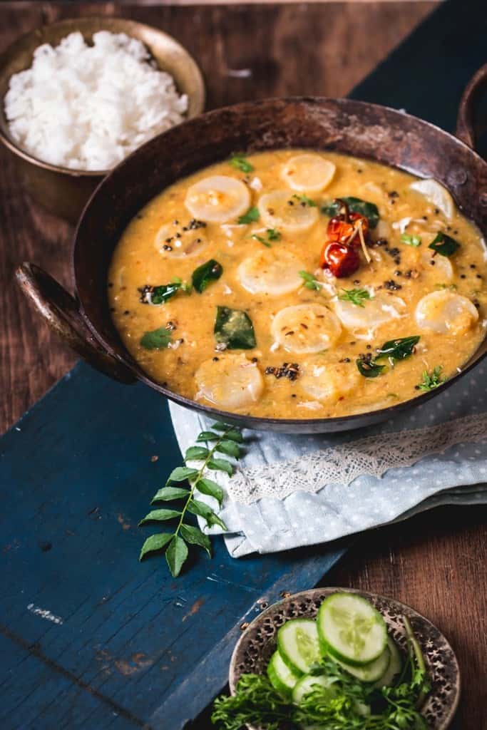 Arachuvita Moolungi Sambar