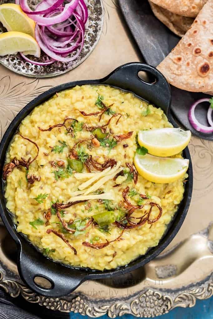 Dhaba Style Maash Ki Dal Khasgi Top View