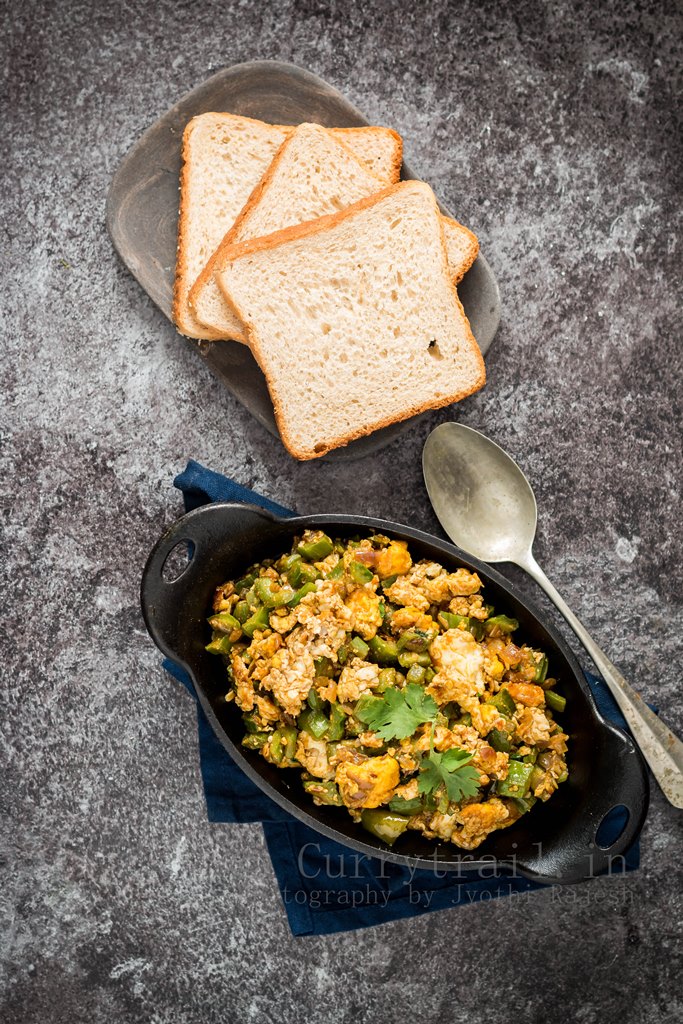 Ridge Gourd With Fried Eggs_1