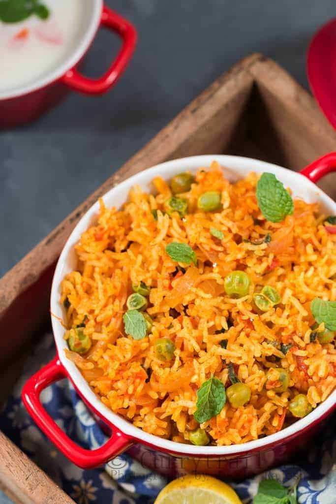 South Indian Tomato Rice Recipe (Thakkali Sadam) - CurryTrail