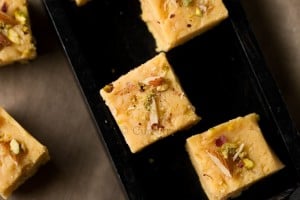 Besan Khoya Burfi