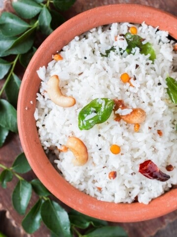 Coconut Rice served in a clay pot