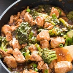 easy 15 minutes chicken and broccoli stir fry skillet makes great healthy weeknight dinner