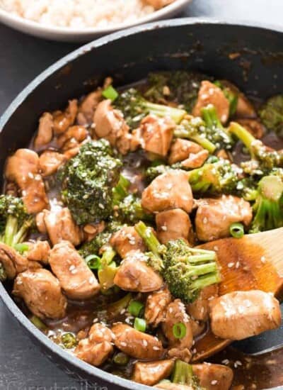 easy 15 minutes chicken and broccoli stir fry skillet makes great healthy weeknight dinner