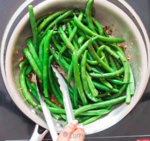 sauteed green beans in skillet