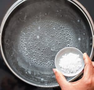 salting boiled water to blanch green beans