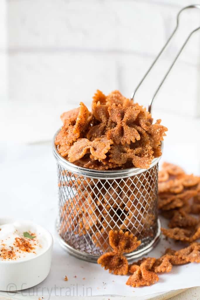 pasta fried to crispy and served in wire basket