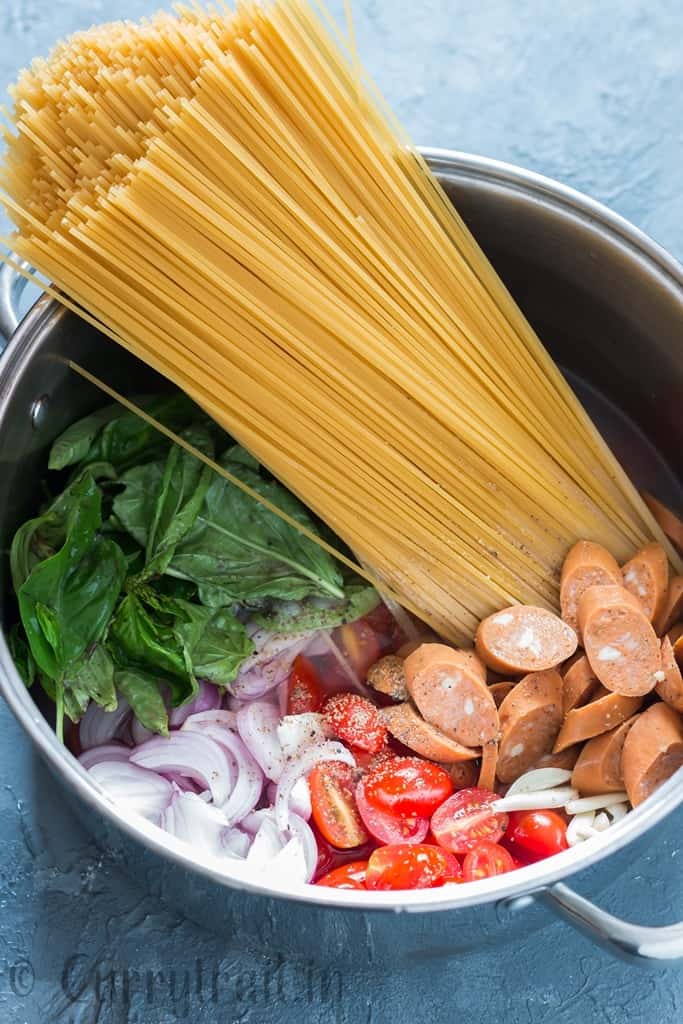 one pot pasta is life saver weeknight dinner. Everything, even the pasta gets cooked in the same pot