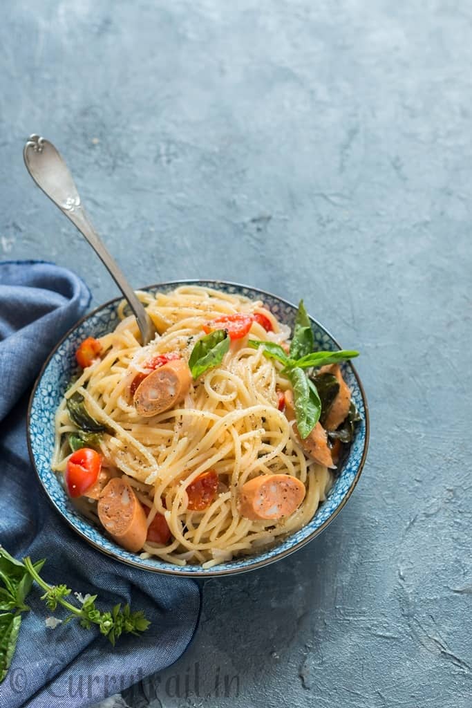 one pot pasta is life saver weeknight dinner. Everything, even the pasta gets cooked in the same pot