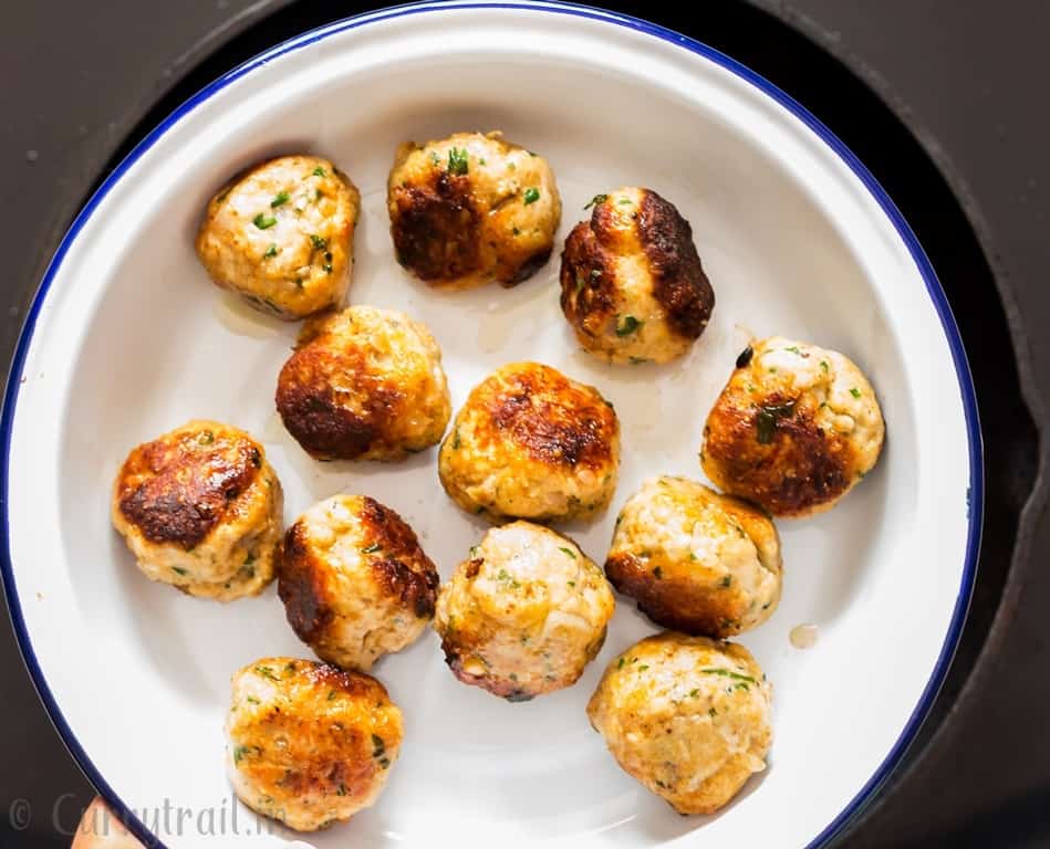 browned chicken meatballs to make chicken meatballs in creamy sauce