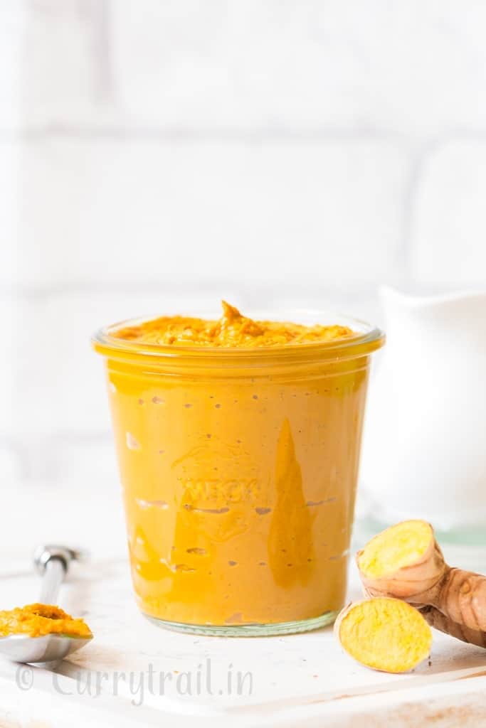 homemade turmeric paste in weck jars