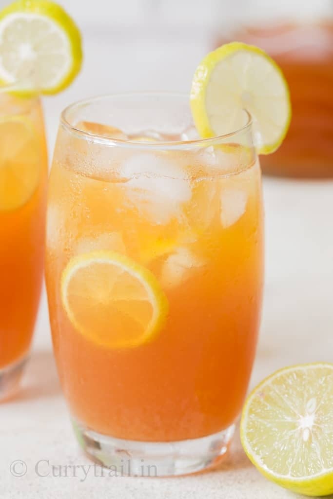 2 glasses of lemon iced tea