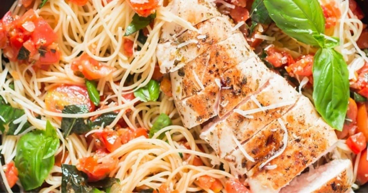 Bruschetta Chicken Pasta Salad Video Currytrail