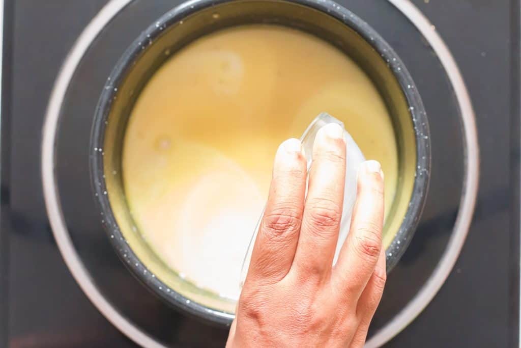 cooking Parmesan garlic sauce