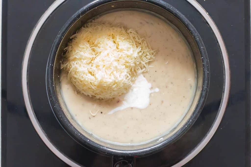 hacer salsa de queso parmesano