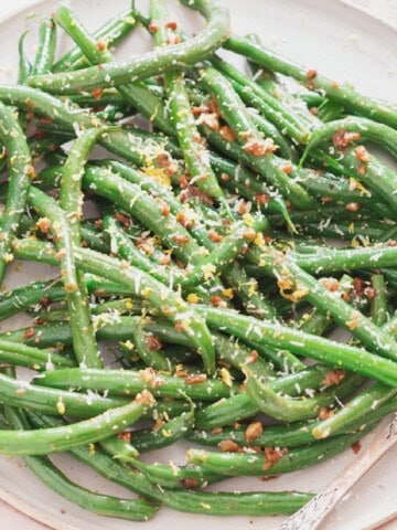 sauteed green beans with garlic and lemon.