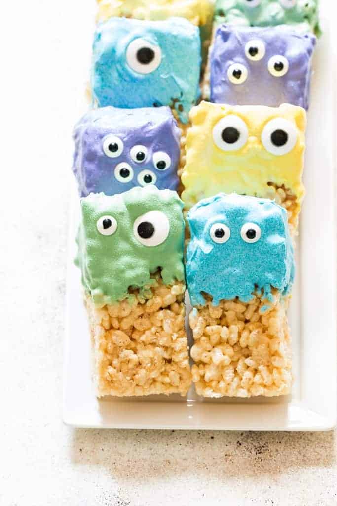 Monster Eye Halloween Rice Krispie Treats - CurryTrail