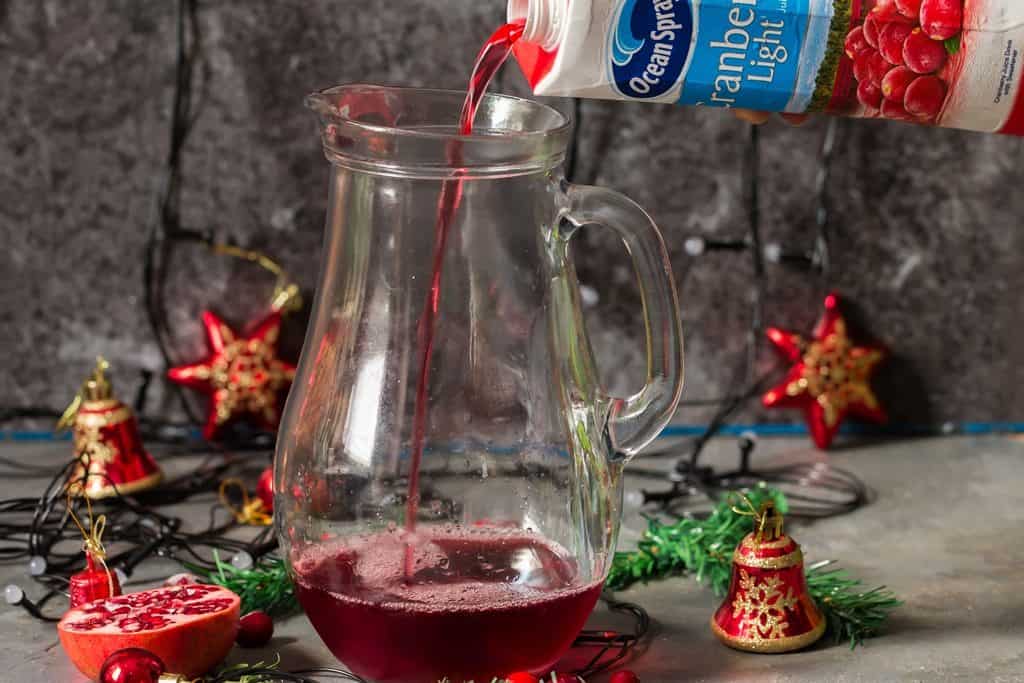 step by step picture on How to make Christmas punch