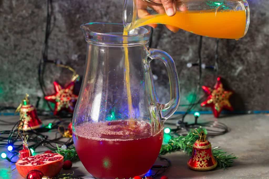 step by step picture on How to make Christmas punch