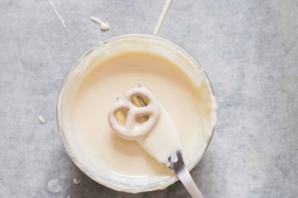 risting av overflødig sjokolade fra pretzels vendinger