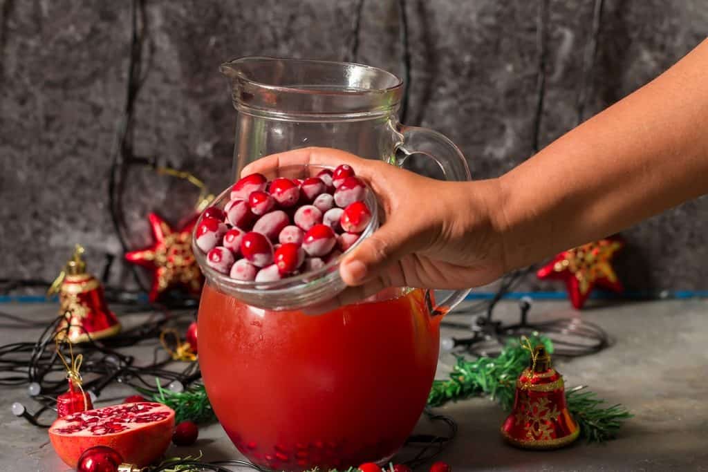 step by step picture on How to make Christmas punch