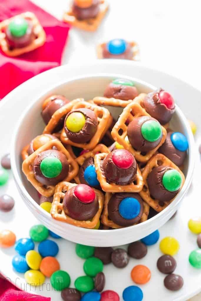 pretzles hershey kiss m&m Christmas treats