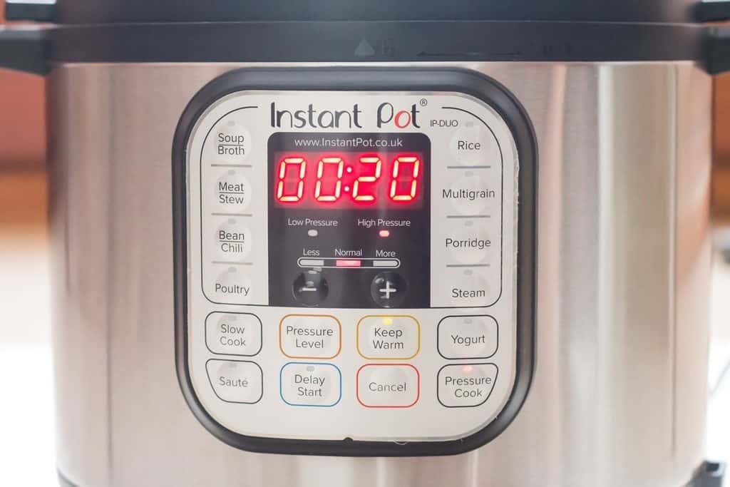 instant pot set to 20 minutes to cook shredded chicken tacos instant pot
