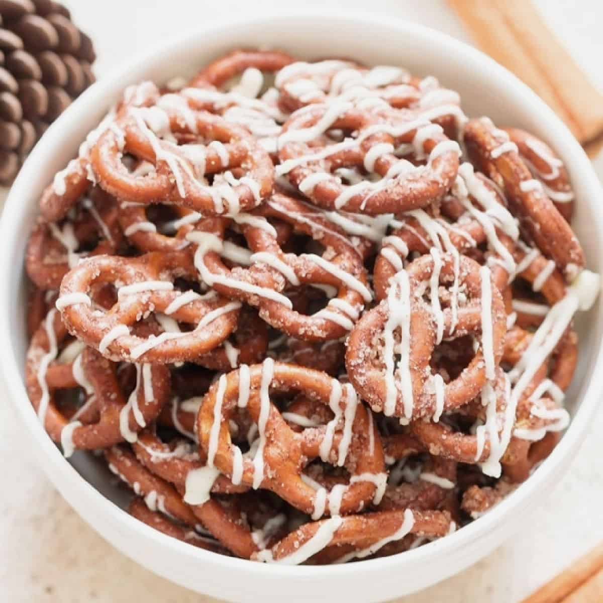 Cinnamon Sugar Pretzels Recipe [Holiday Gifting] - CurryTrail