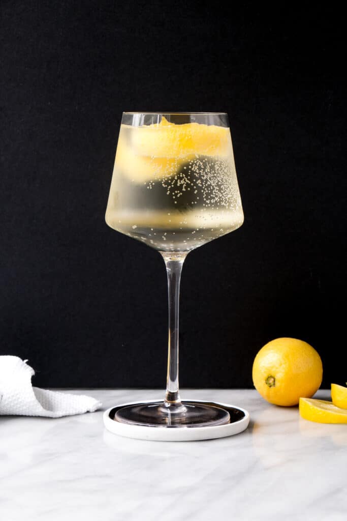 white wine spritzer