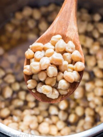 spatula with chickpeas cooked in instant pot