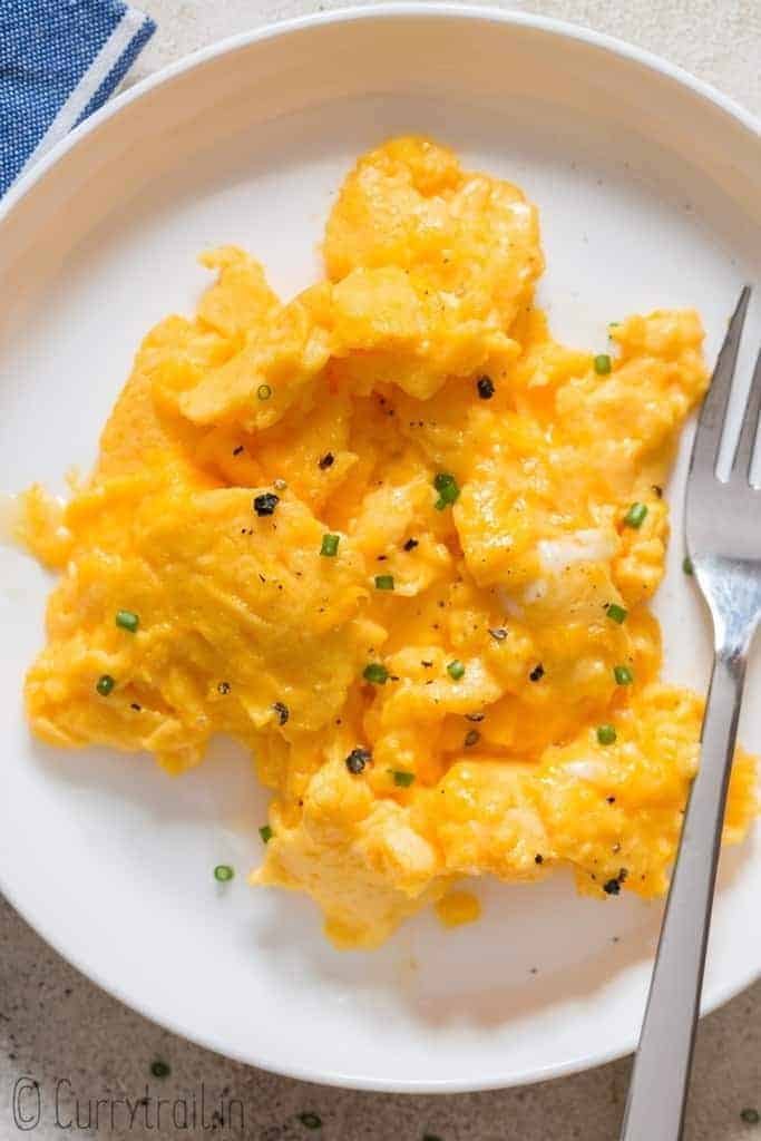 Can You Reheat Scrambled Eggs In The Oven How To Make Creamy Fluffy Scrambled Eggs Curry Trail