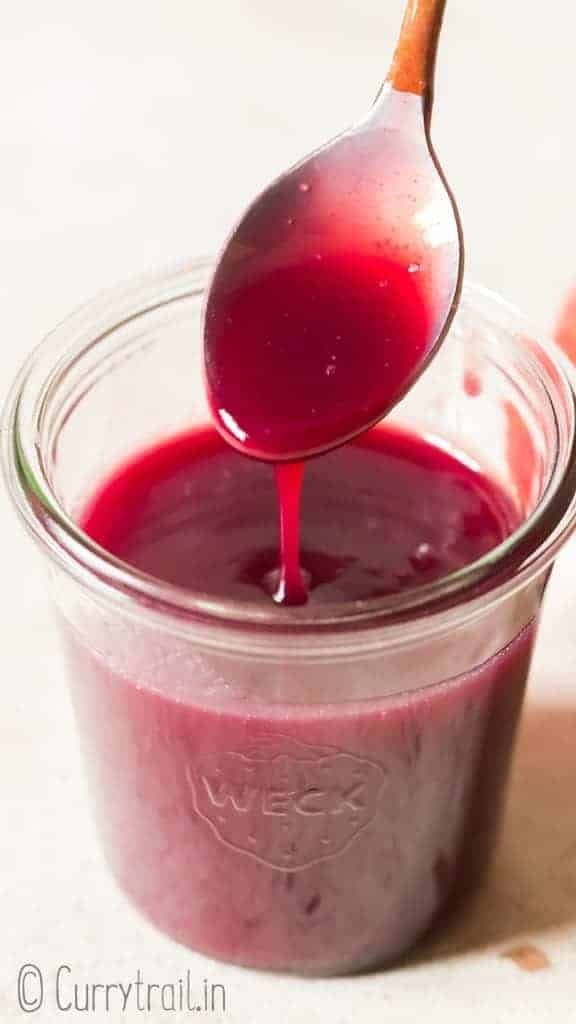 easy to make pomegranate molasses in jar