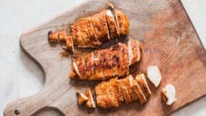 slicing cajun chicken breasts