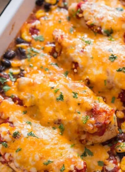 close up baked salsa chicken recipe