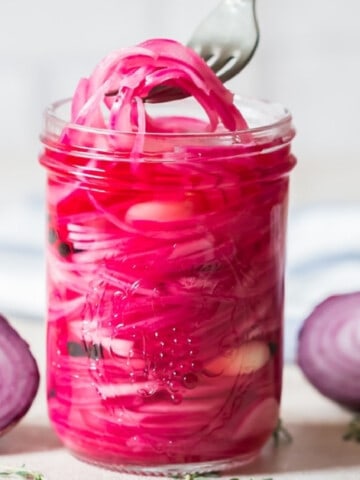 easy refrigerator pickled red onion in jar