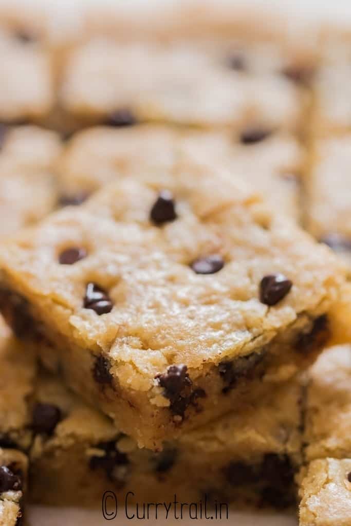 close up view of cookie bar with chocolate chips