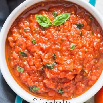 spicy tomato marinara sauce in bowl