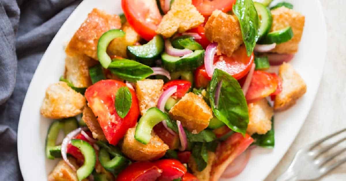 Panzanella Salad (Italian Bread Salad) - Curry Trail