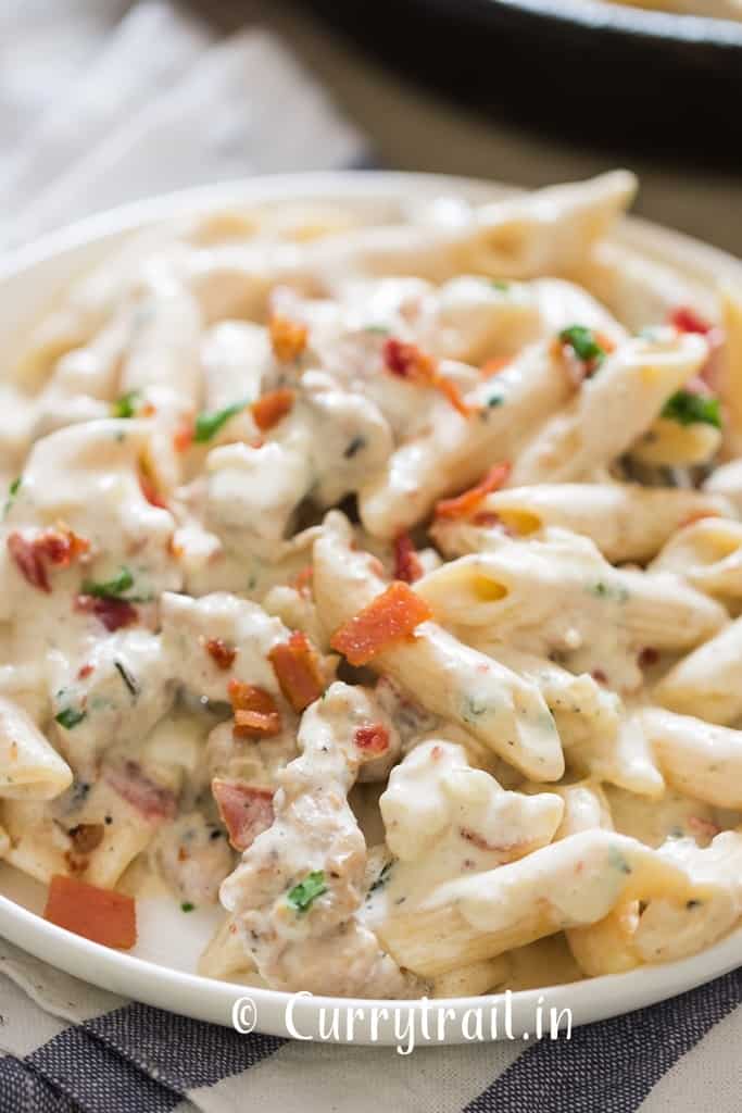 close up view of creamy chicken pasta