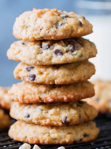 crispy chew cookies with oats and coconut