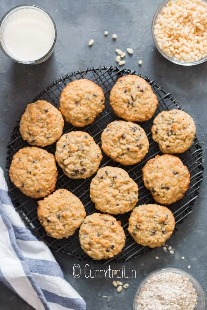 crispy chew cookies with oats and coconut