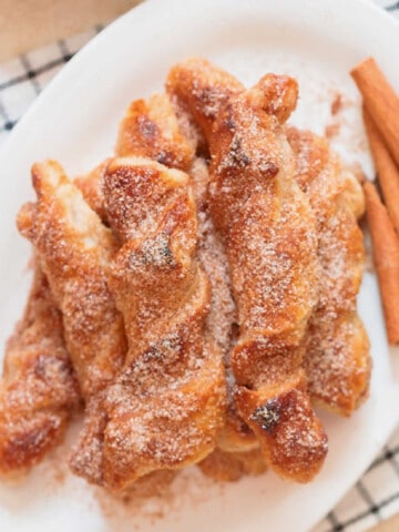 cinnamon twists with puff pastry