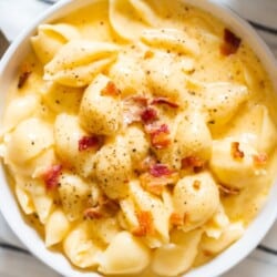 shell pasta with cheddar cheese and bacon