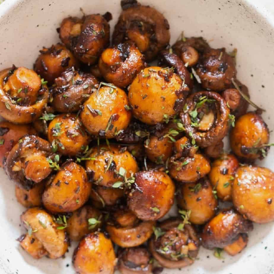 10 Minutes Garlic Butter Mushrooms - Curry Trail